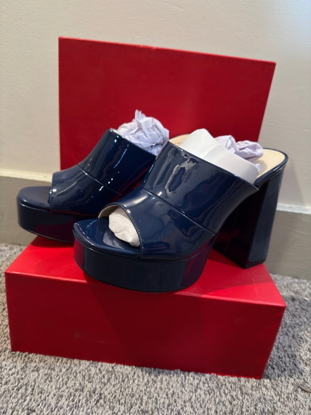 NWT Navy Patent Platform Heels ✨ Chunky Mule Sandals